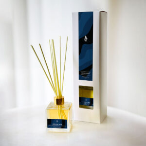 Honey Willow Midnight Noir reed diffuser, 140ml eco-friendly home fragrance